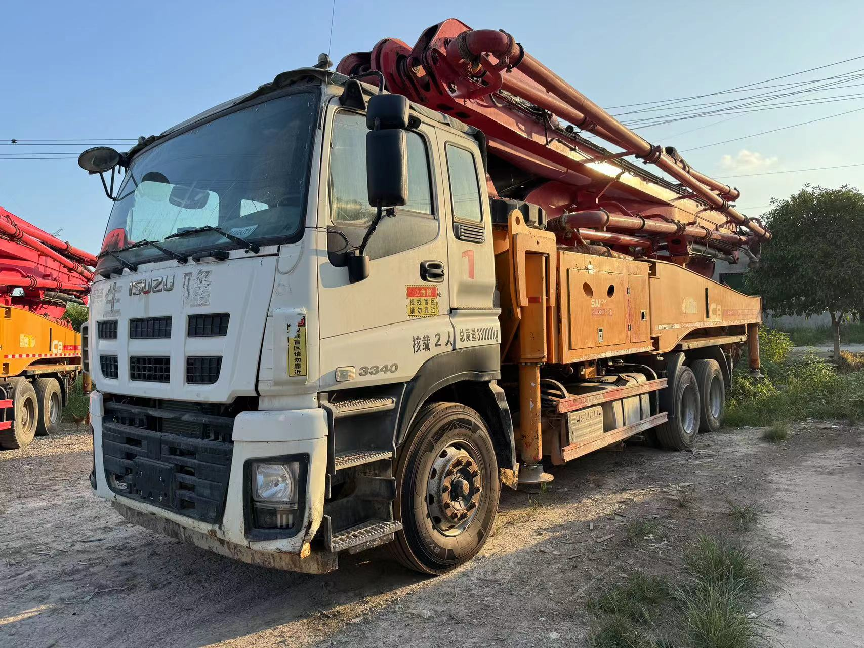 2015 sany bom pompası 47 m isuzu şasi üzerinde kamyona monte beton pompası arabası